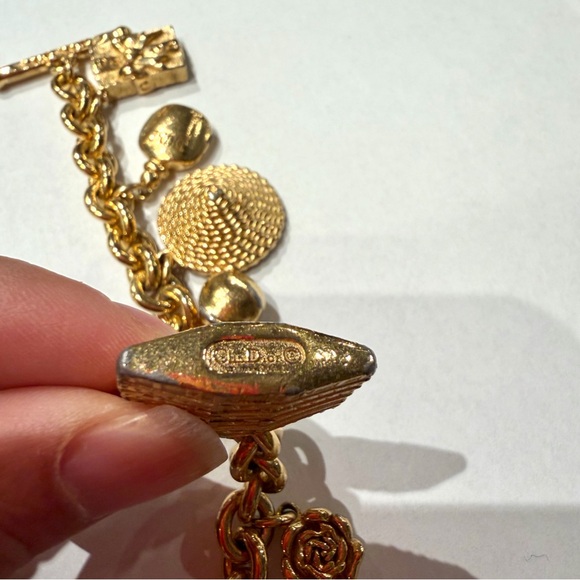 Christian Dior Vintage Gold Tone Charm Bracelet Rare Perfume & Boutique Motifs - Picture 6 of 9